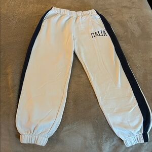 Hollister Ultra High-Rise Sweatpants in Cream